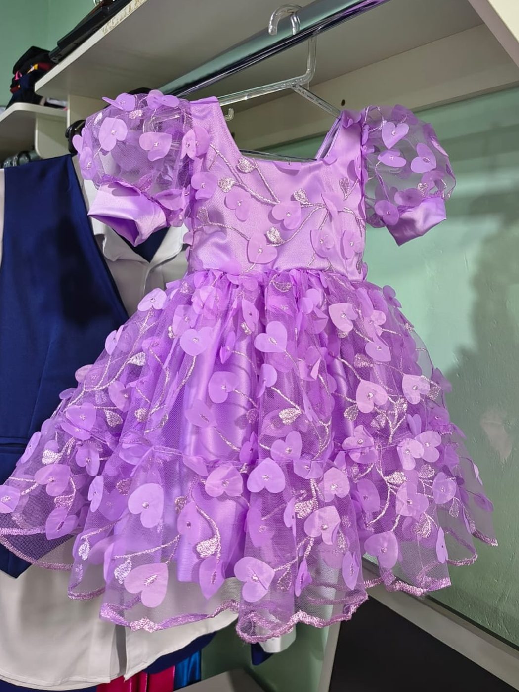 Vestido infantil lilás com flores